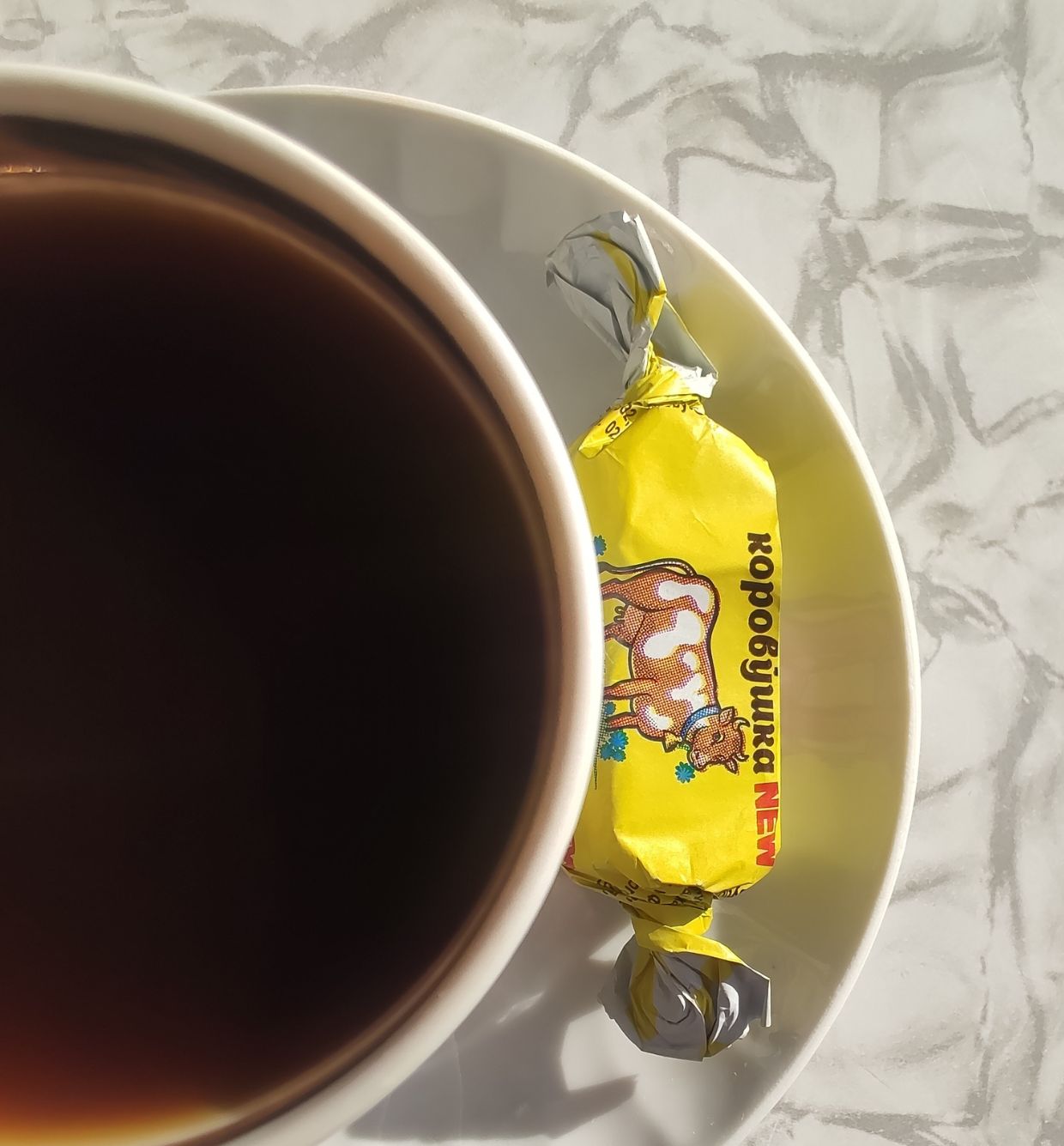 Коровка в конфетнице